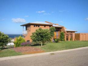 The Gem sea facing free standing holiday house solar power